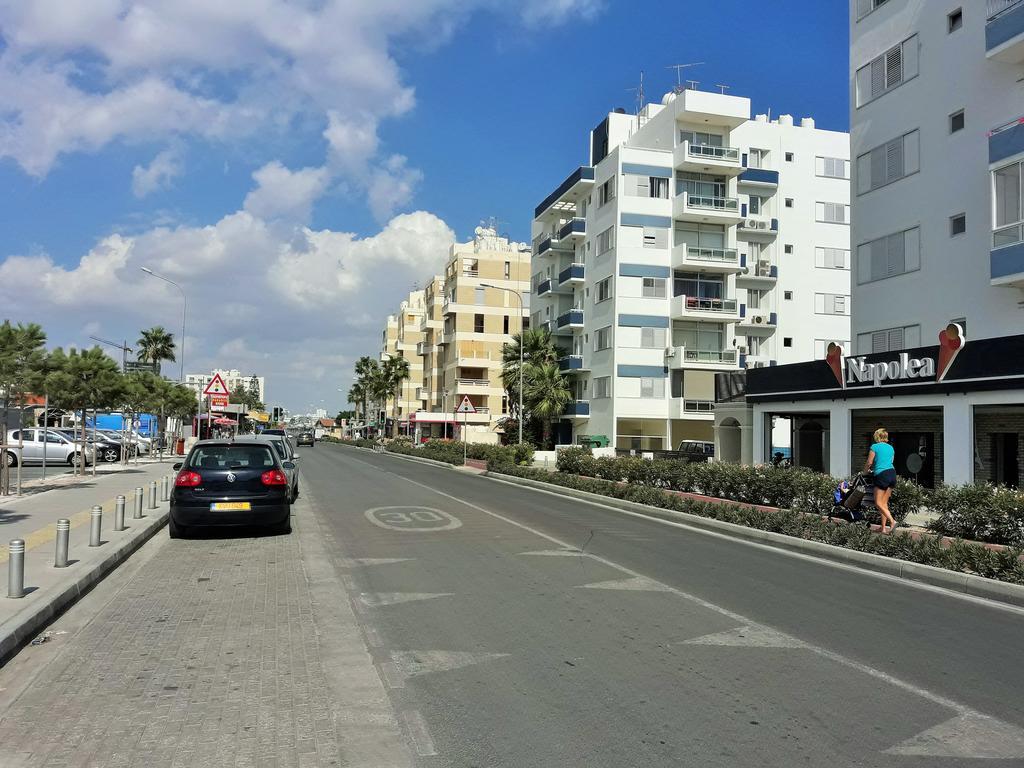 16 Sandy Beach Lárnaca Exterior foto